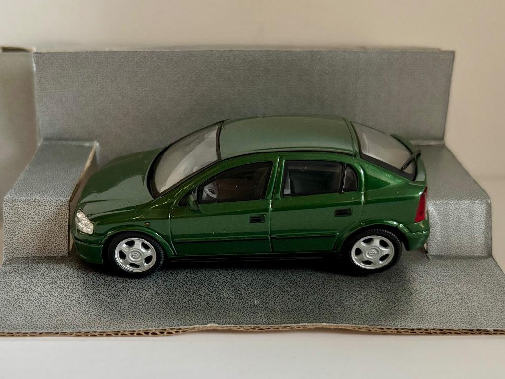 1:43  Opel Astra g, Ophalen of Verzenden, Zo goed als nieuw, Auto, Overige merken