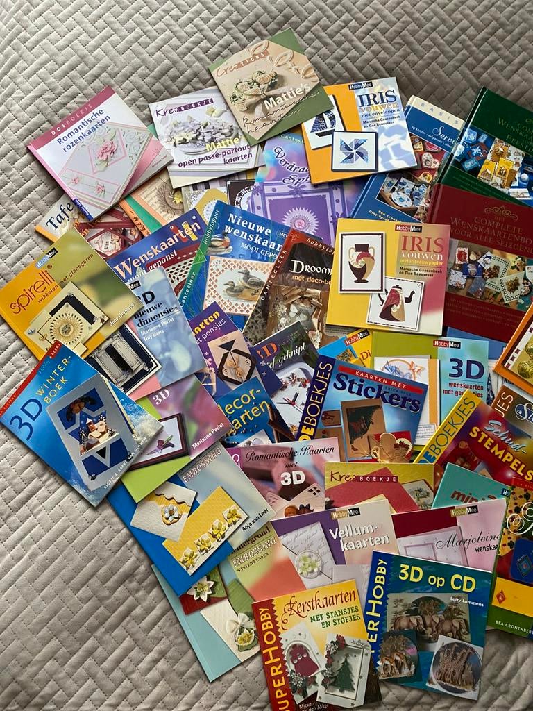 Te Koop 48 hobby boekjes 1 koop, Hobby en Vrije tijd, Kaarten | Zelf maken, Ophalen of Verzenden, Zo goed als nieuw, Overige thema's
