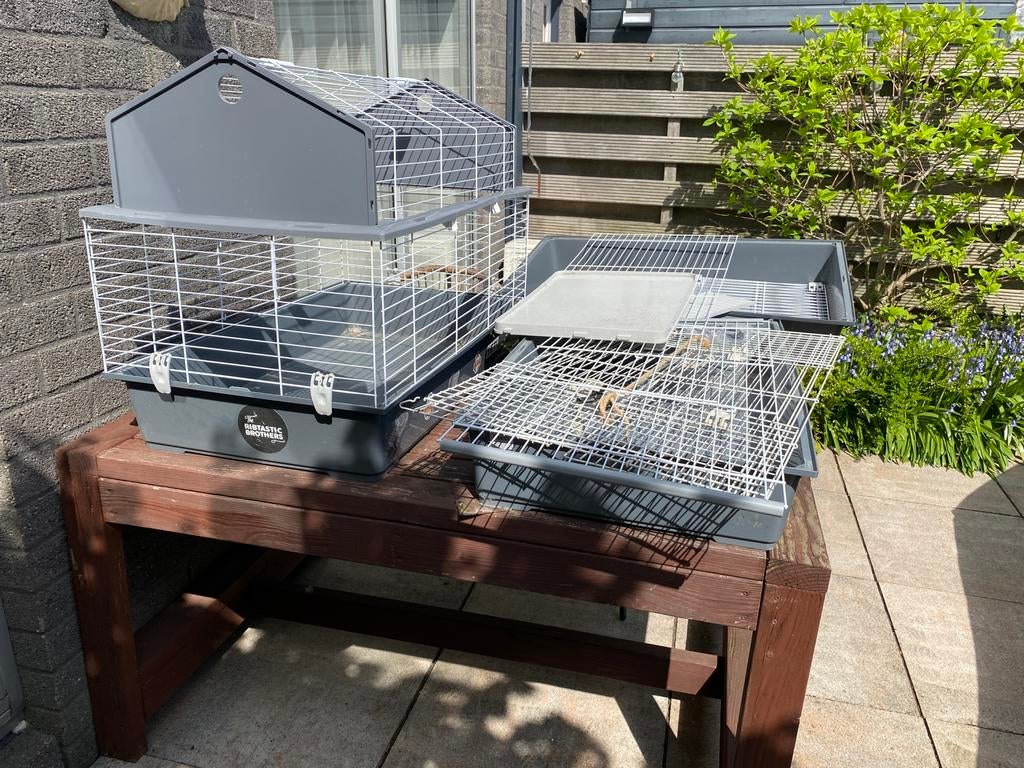 Ferplast konijnenkooi twee stuks, Kooi, 110 cm of meer, Zo goed als nieuw, Ophalen