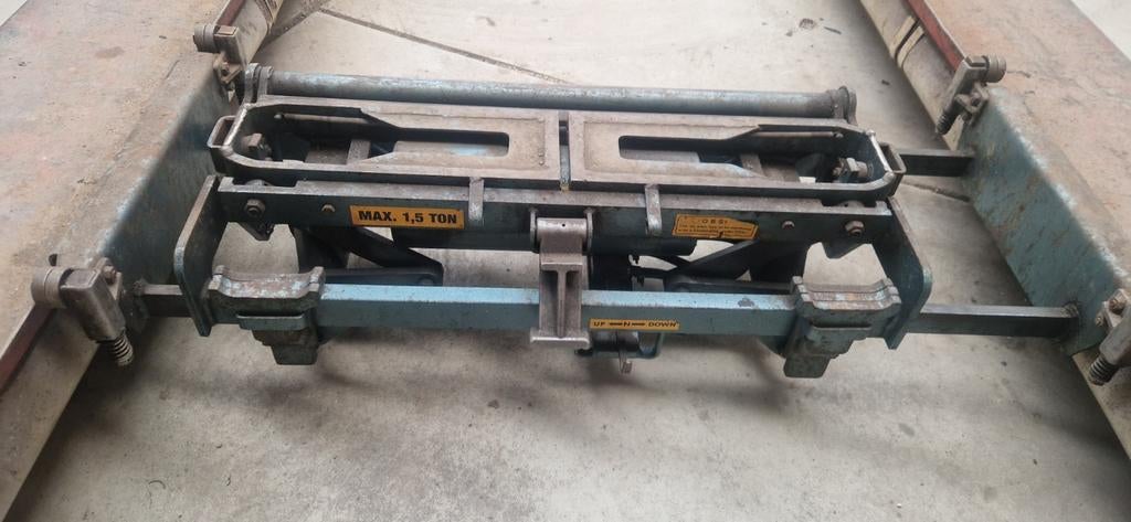 Nenab hefbrug krik op lucht, Ophalen