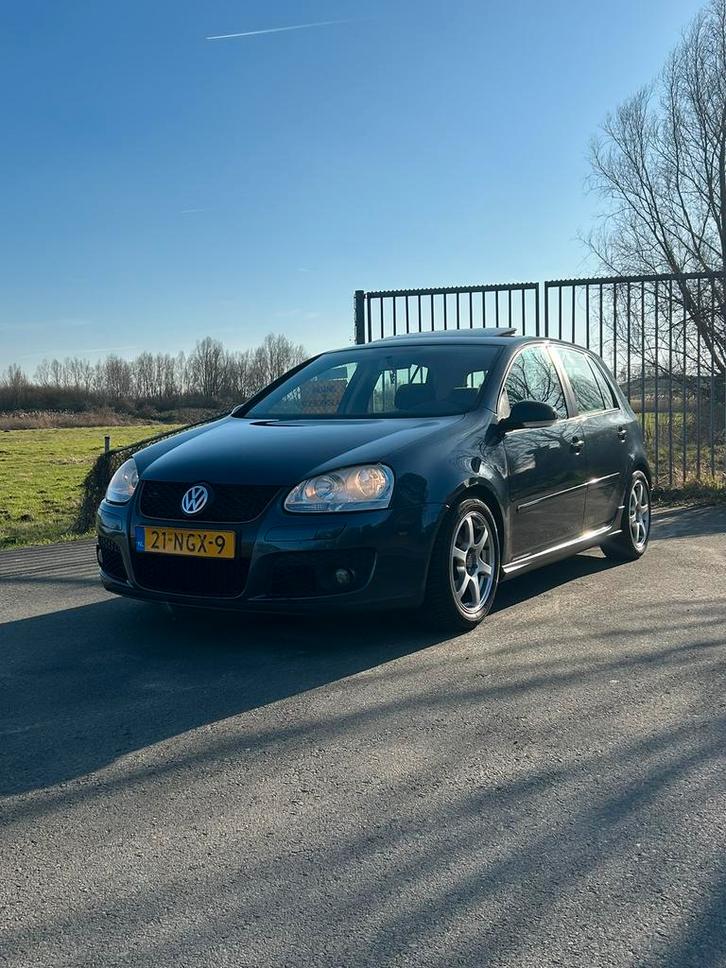 VW Golf 5 Sport – Panoramadak – Nieuwe remmen – APK 2027, Auto's, Volkswagen, Particulier, Golf, ABS, Airconditioning, Android Auto