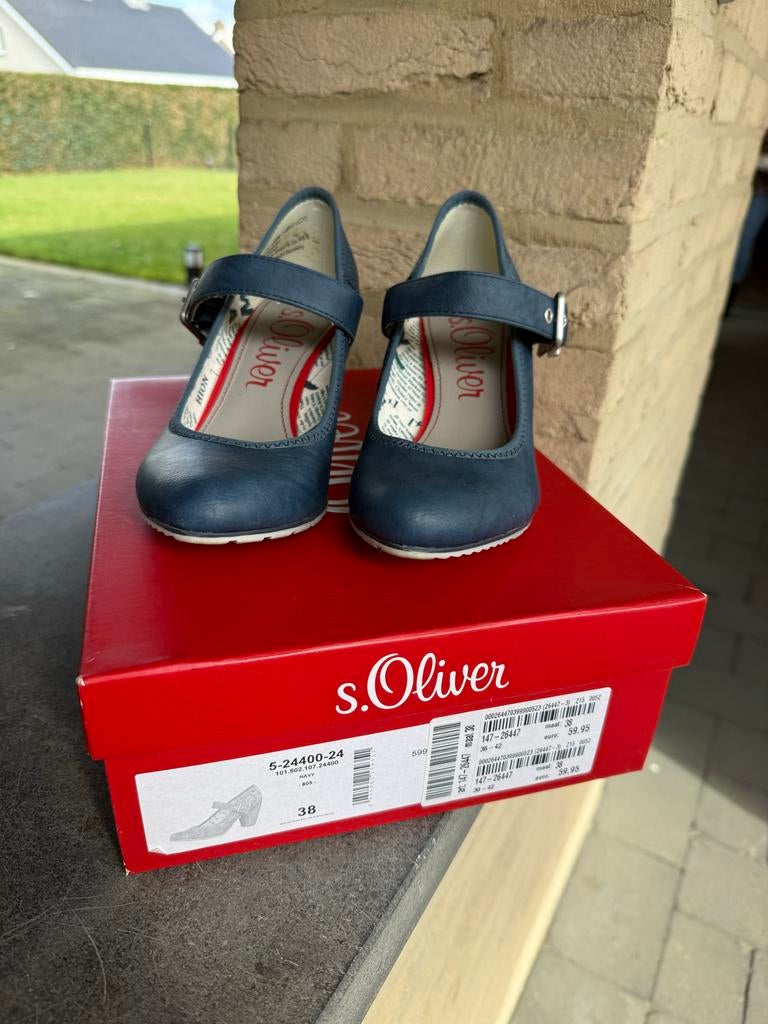 S.Oliver pumps met bandje - Maat 38 - Zo goed als nieuw, Ophalen, Zo goed als nieuw, Blauw, Pumps