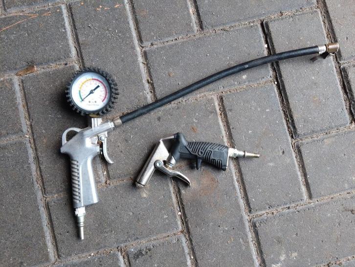 Bandenspanningsmeter & Blaaspistool, Doe-het-zelf en Verbouw, Gereedschap | Handgereedschap, Gebruikt, Ophalen of Verzenden