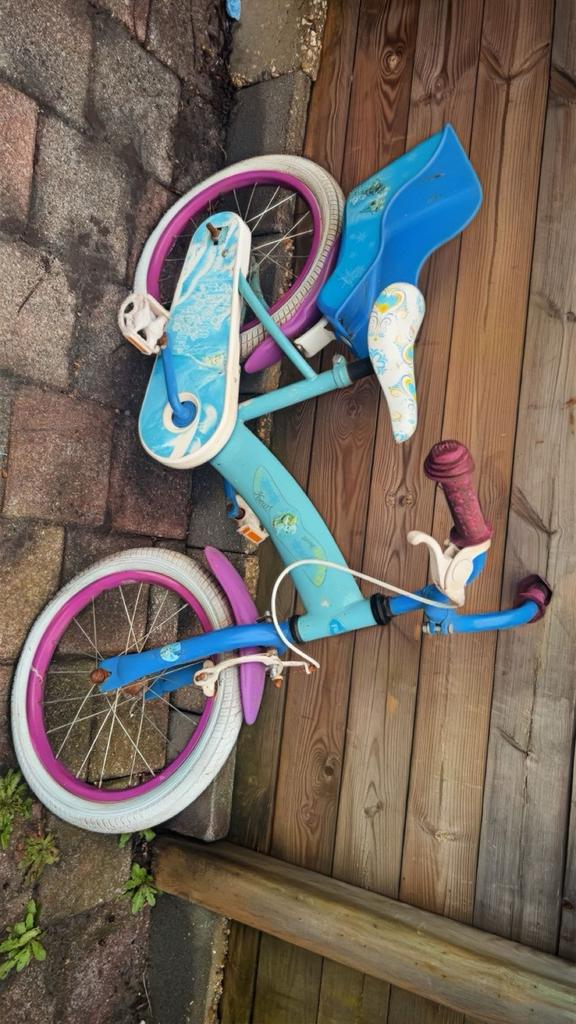 Frozen fiets meisjes 16 inch + zijwielen, Fietsen en Brommers, Fietsen | Meisjes, Ophalen, Gebruikt, 16 inch, Handrem