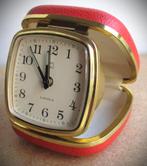 Wekker~Vintage Reiswekker~Werkt prima~2 Jewels~Rood, Ophalen of Verzenden, Zo goed als nieuw, Analoog