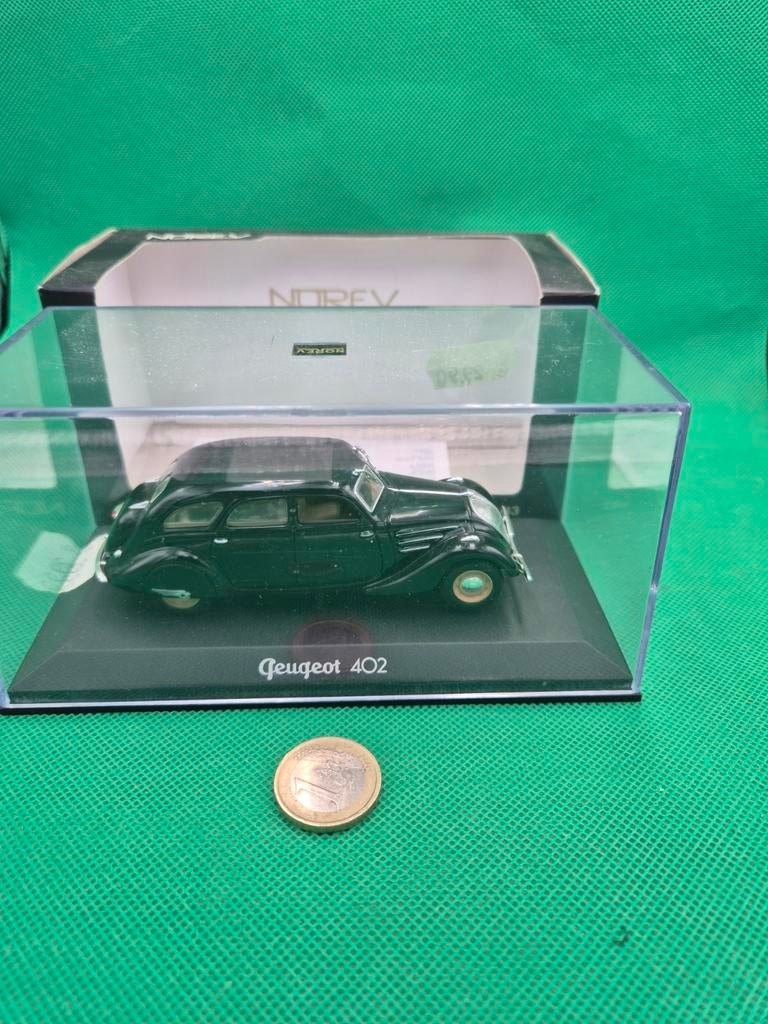 195 Peugoet 402 1/43 Norev, Ophalen of Verzenden, Zo goed als nieuw, Auto, Norev