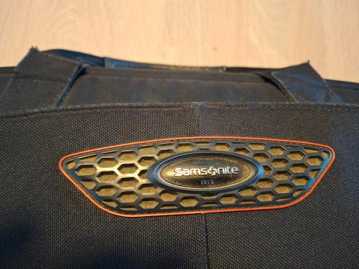 Samsonite 17,3 inch laptoptas - 4 vakken, Computers en Software, Laptoptassen, Gebruikt, Aktetas, 17 inch of meer, Ophalen of Verzenden