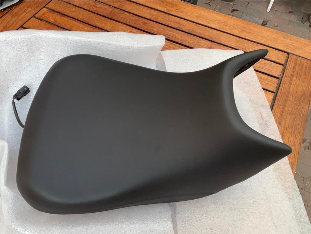 Triumph Tiger Rally/GT Pro Verlaagd Zadel Verwarmd Nieuw, Ophalen, Nieuw