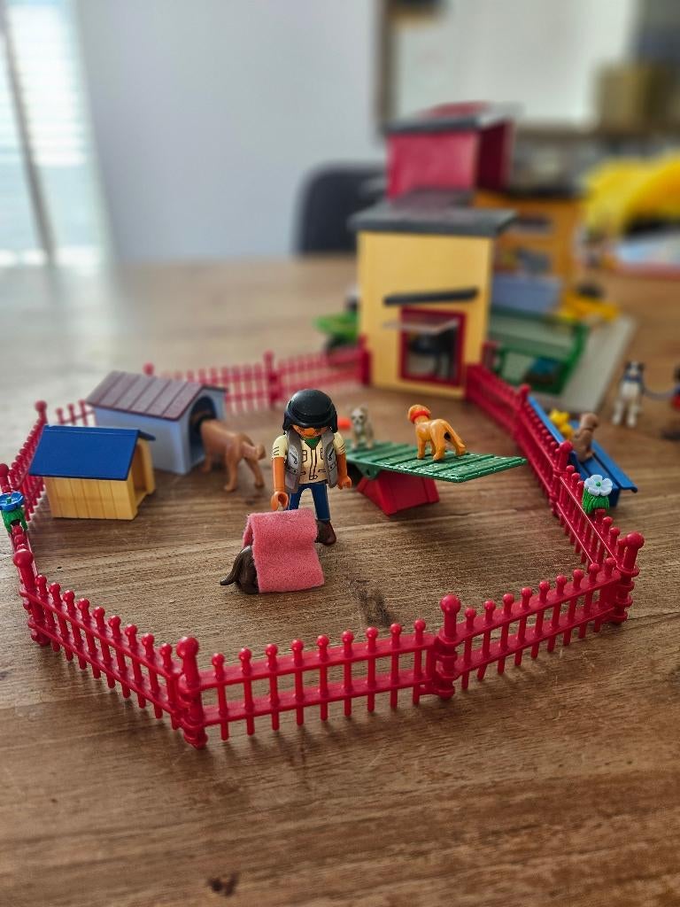 Playmobil Dierenopvang 9275, Ophalen of Verzenden, Zo goed als nieuw, Complete set