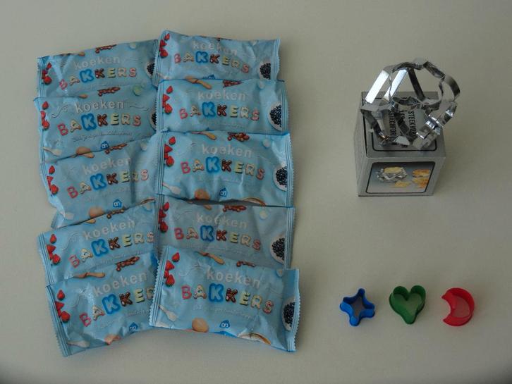 Leuke, ongebruikte uitsteekvormpjes, o.a. metalen kubus, Hobby en Vrije tijd, Taarten en Cupcakes maken, Nieuw, Bakvorm, Taarten