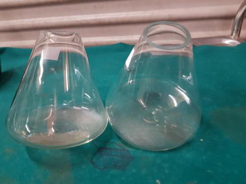 vaasjes van glas kegelvorm, Ophalen of Verzenden