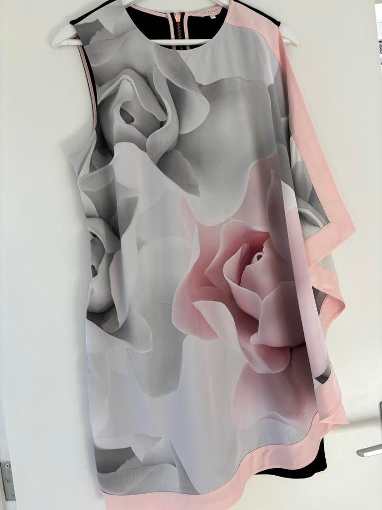 Ted Baker jurk maat 4 (M) met rozenprint, Kleding | Dames, Maat 38/40 (M), Nieuw, Ophalen of Verzenden, Roze