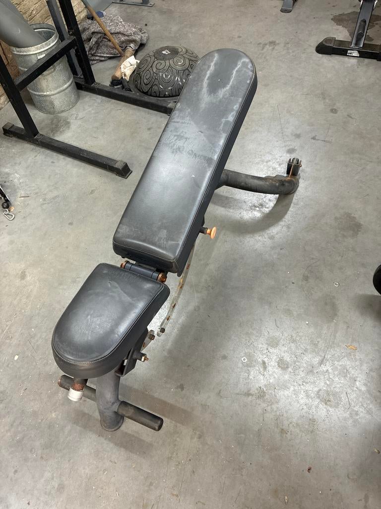 Matrix Adjustable Bench, Sport en Fitness, Fitnessmaterialen, Ophalen, Gebruikt, Armen, Fitnessbank