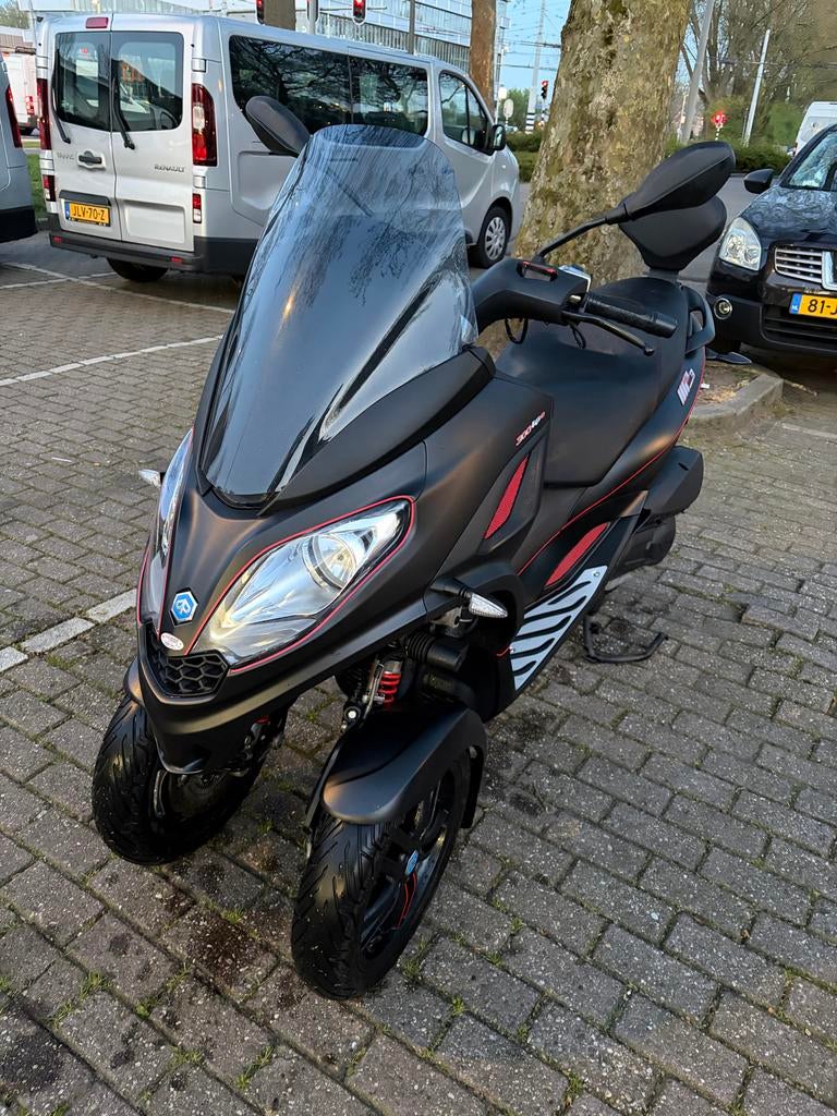 Piaggio MP3 300 HPE Sport - Zwart - Zeer Goede Staat, Particulier, Meer dan 35 kW, Automaat, 1 cilinder