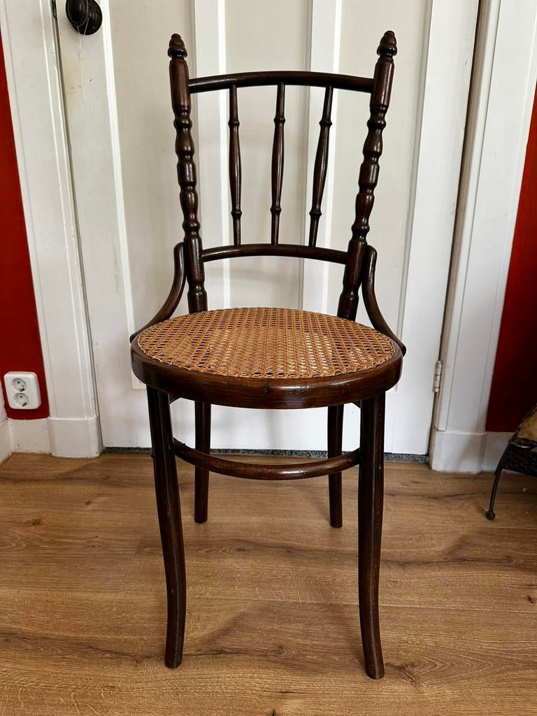 Fischel Thonet stoel cafestoel stoeltje webbing, Antiek en Kunst, Antiek | Meubels | Stoelen en Banken, Ophalen