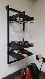 Wijnrek met glashouder - Zwart metaal, Huis en Inrichting, Woonaccessoires | Wijnrekken, 50 tot 75 cm, Ophalen of Verzenden, Zo goed als nieuw