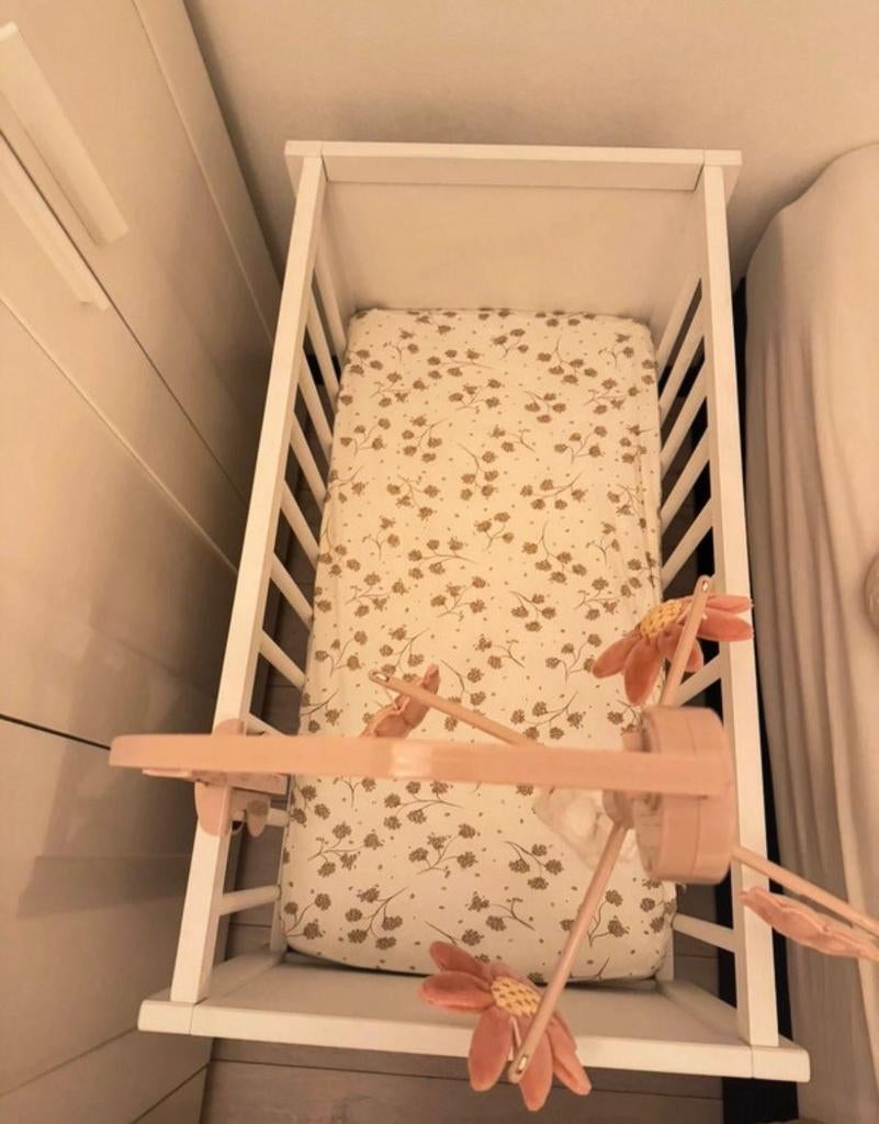 Klein ledikantje als nieuw, compleet met matras, Ophalen of Verzenden