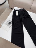 Alo Yoga broek, maat S/M/L (zwart), Ophalen of Verzenden, Zo goed als nieuw, Zwart