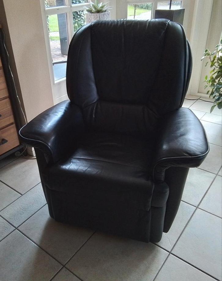 Zwarte leren zwarte fauteuil relaxfauteuil niet elektrisch!, Huis en Inrichting, Fauteuils, Gebruikt, 50 tot 75 cm, 75 tot 100 cm
