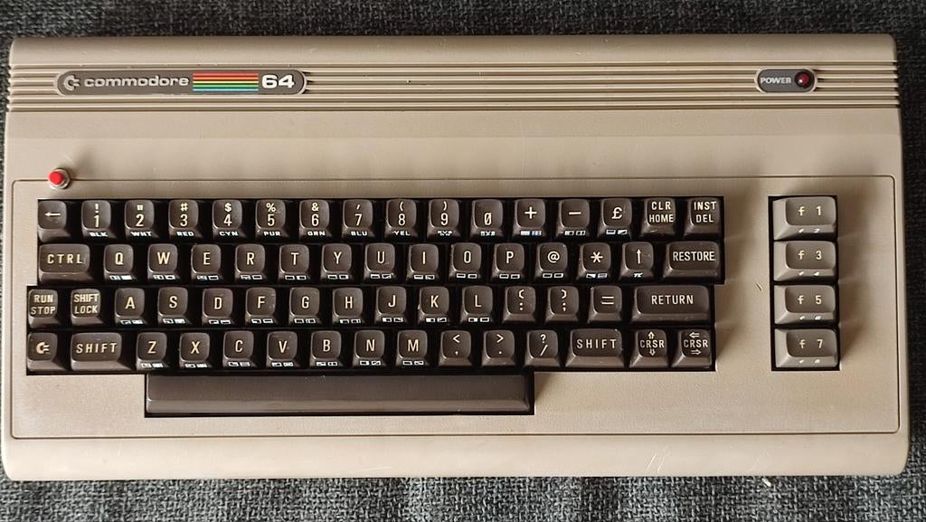 Commodore 64 (chips op sockets), Computers en Software, Vintage Computers, Ophalen of Verzenden