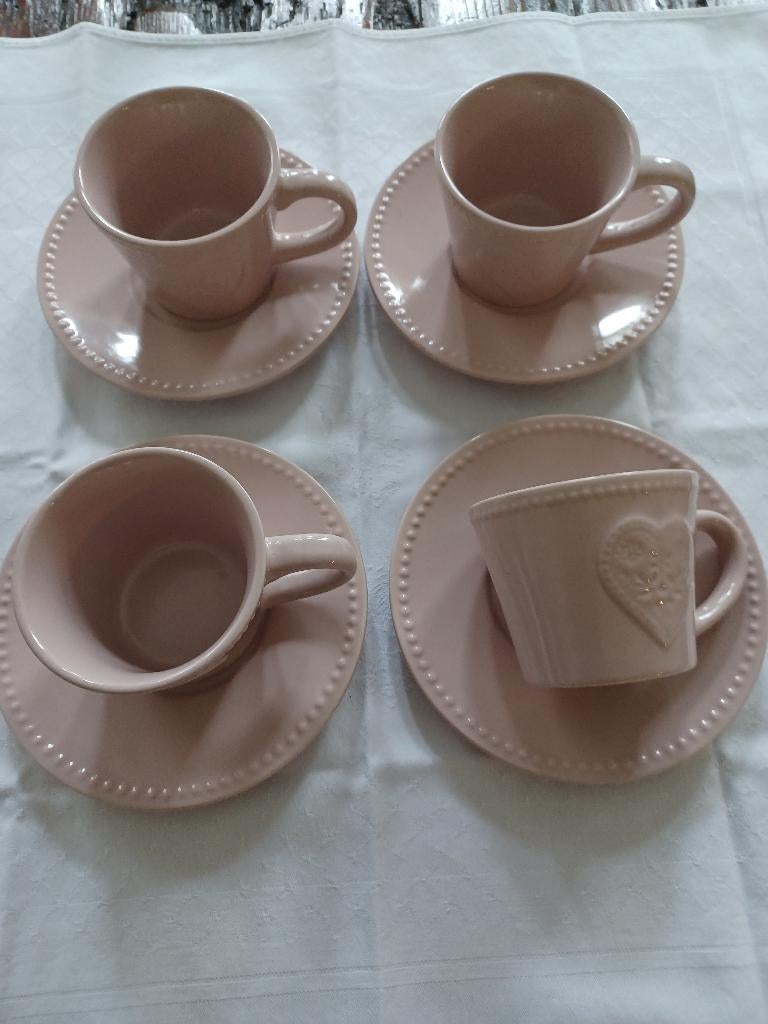 Koffiekopjes met hartje., Ophalen of Verzenden, Zo goed als nieuw, Overige stijlen, Kop(pen) en/of Schotel(s)