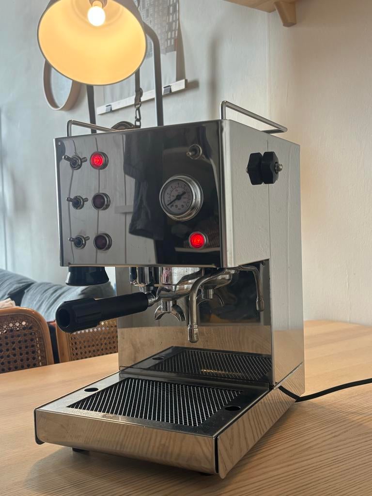 Isomac Venus OPV+IMS shower screen, Gebruikt, Espresso apparaat, Gemalen koffie, 2 tot 4 kopjes