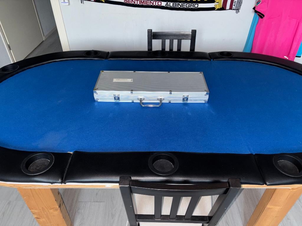 Pokertafel incl. koffer met pokerchips en houten onderstel, Vijf spelers of meer, Ophalen, Gebruikt, Onbekend