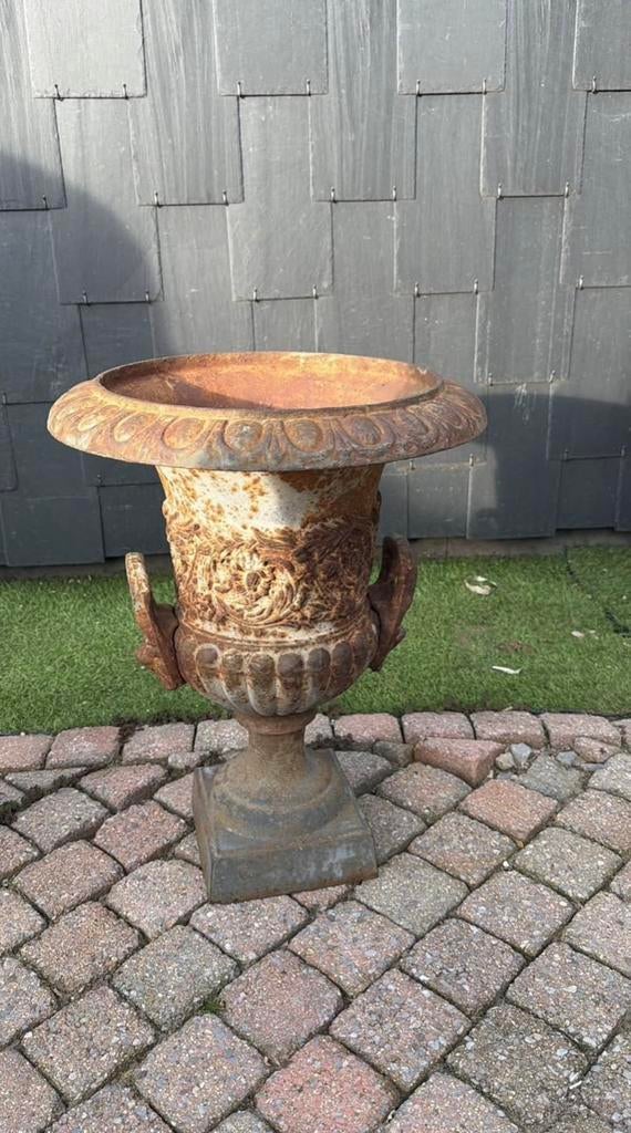 Gietijzeren baardmanvaas, Tuin en Terras, Ophalen, Zo goed als nieuw
