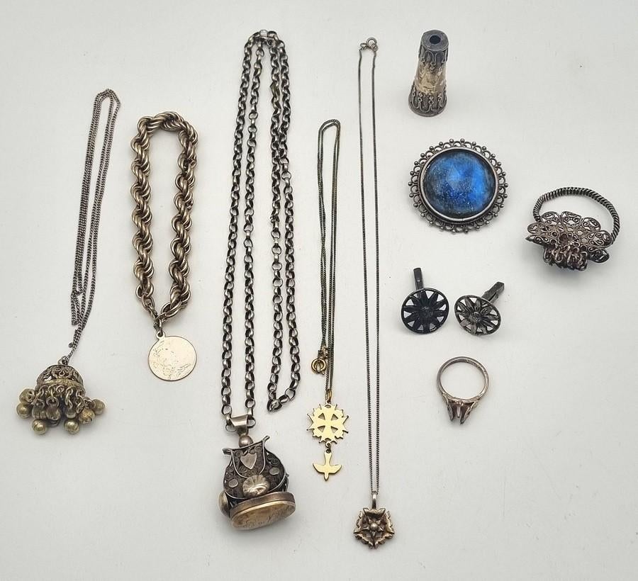 1355. Convoluut sieraden, 19e/20e eeuw, Ophalen of Verzenden