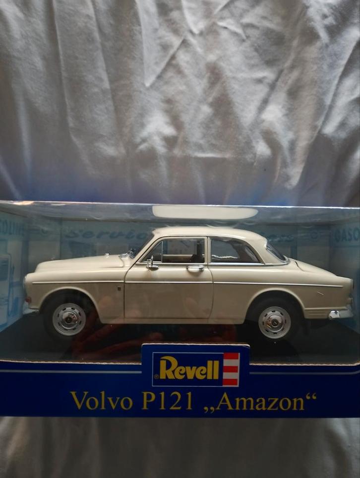 Revell Volvo P121 Amazon 1:18 Modelauto, Hobby en Vrije tijd, Modelauto's | 1:18, Zo goed als nieuw, Auto, Revell, Ophalen of Verzenden