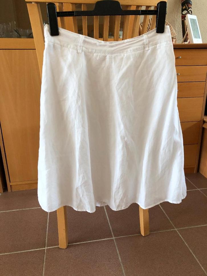 Te koop goede witte rok., Kleding | Dames, Rokken, Zo goed als nieuw, Maat 38/40 (M), Wit, Boven de knie, Ophalen of Verzenden