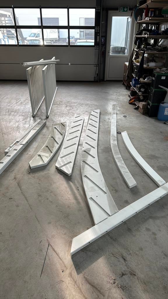 Kwart trap 3040-3055 hoog volledig hardhouten, Doe-het-zelf en Verbouw, Ladders en Trappen, Ophalen, Zo goed als nieuw, 2 tot 4 meter