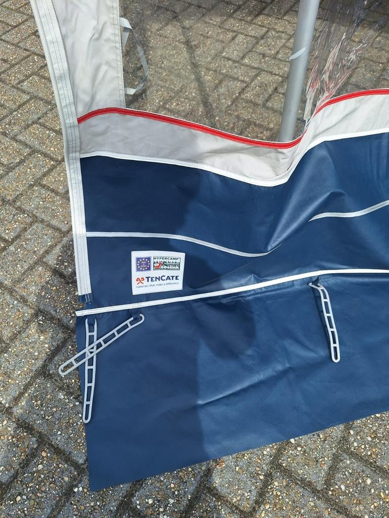 Dorema voortent maat 8.50 met luifel en buizen, zeer netjes, Caravans en Kamperen, Voortenten en Luifels, Ophalen of Verzenden