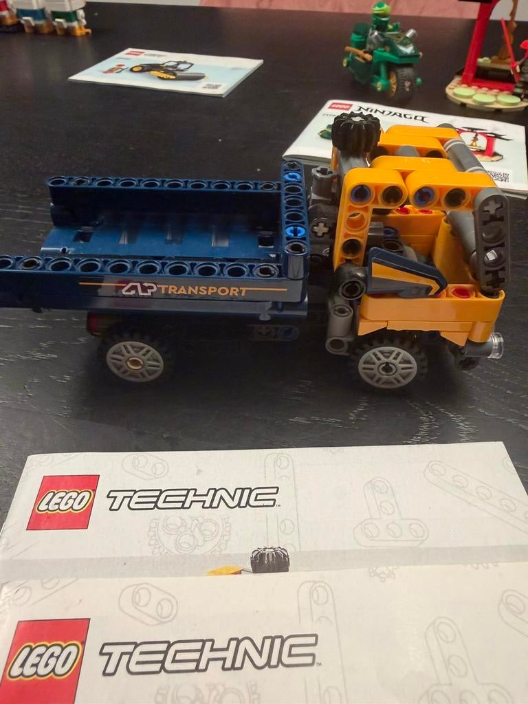 Lego technic 42147, Ophalen of Verzenden, Zo goed als nieuw, Complete set, Lego