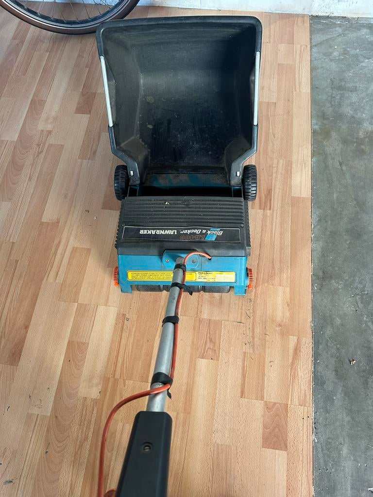 Verticuteer machine Black & Decker Lawnbraker elektrische, Ophalen, Gebruikt, Elektrisch
