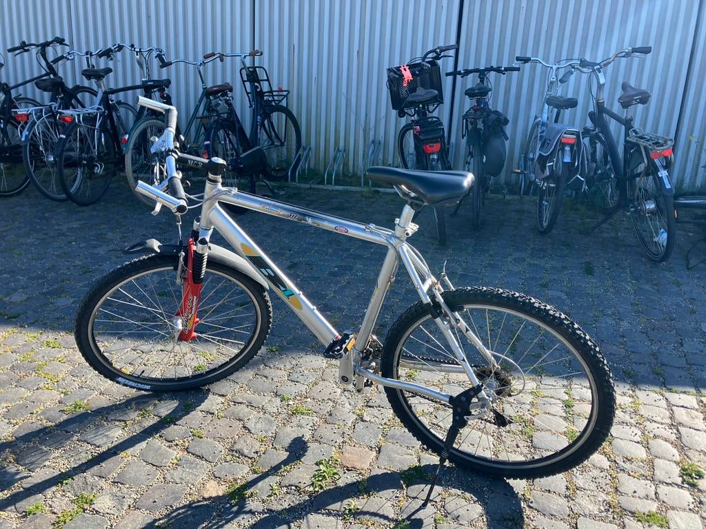 Mountainbike, 26 inch, 10 tot 15 versnellingen, Zo goed als nieuw, Ophalen