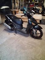 suzuki sixteen 150, Motoren, Motoren | Suzuki, Scooter, Particulier, 11 kW of minder, ABS
