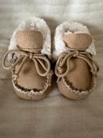 Zachte babyslofjes 0-6 maanden - Beige met bont, Ophalen of Verzenden, Nieuw, Jongetje of Meisje, Slofjes