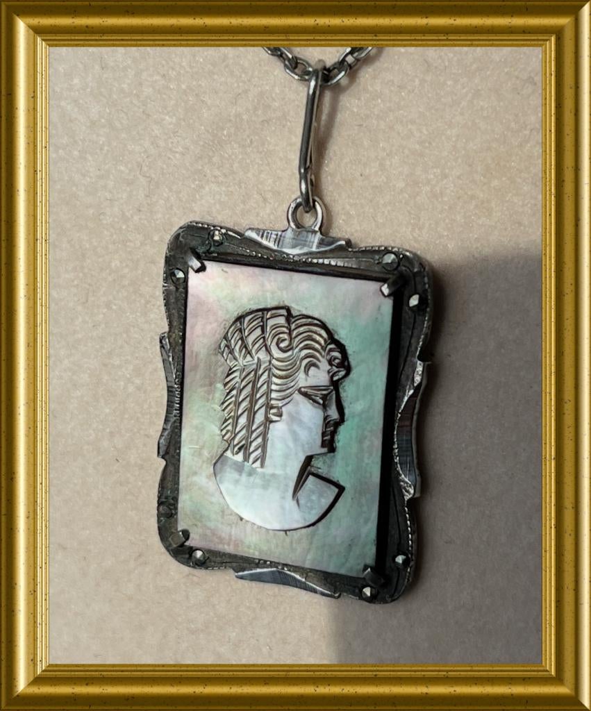 Oude zilveren parelmoer camee hanger, Sieraden, Tassen en Uiterlijk, Antieke sieraden, Ophalen of Verzenden, Zilver, Hanger