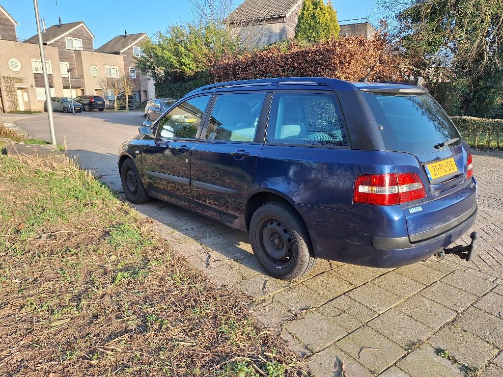 Fiat Stilo 1.9 JTD 16V SW 140PK 2004 Blauw, Auto's, Fiat, Voorwielaandrijving, Stof, Blauw, Origineel Nederlands