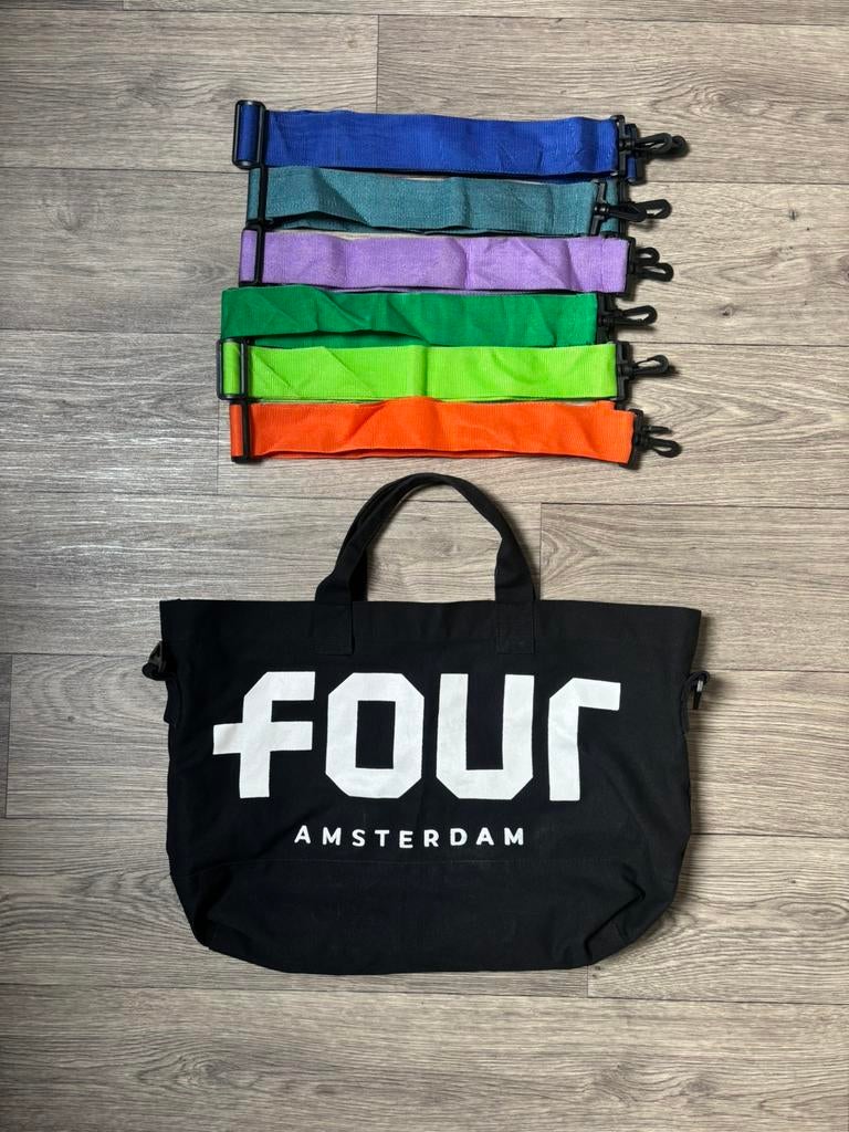 Four Amsterdam Tas Groot, Sieraden, Tassen en Uiterlijk, Tassen | Schoudertassen, Ophalen of Verzenden, Zo goed als nieuw, Zwart