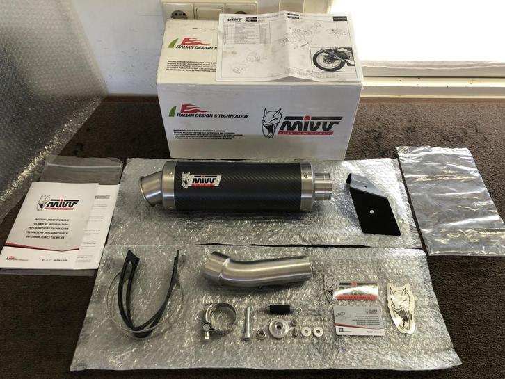 Mivv GP carbon uitlaat demper Suzuki GSXR600 GSXR750 11-16, Motoren, Onderdelen | Suzuki, Gebruikt, Verzenden