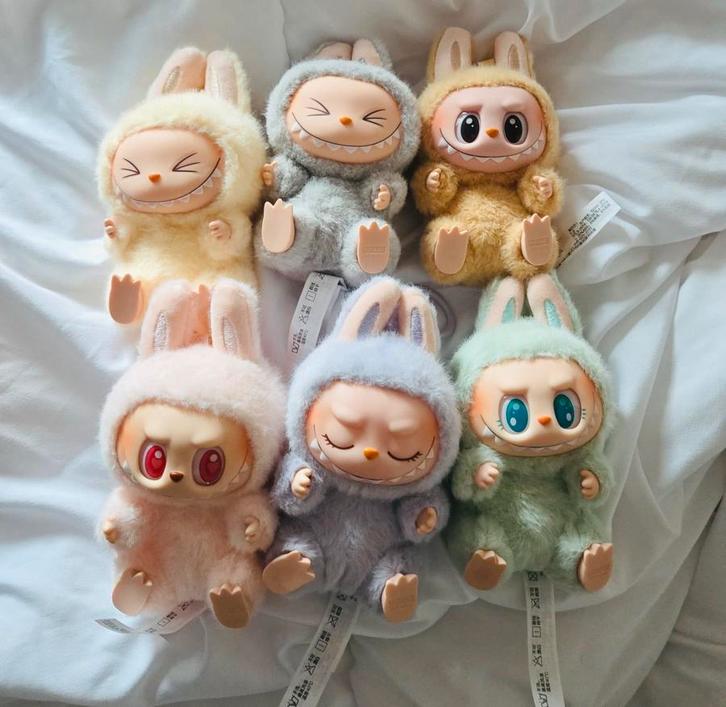 Labubu have a seat popmart, Verzamelen, Poppetjes en Figuurtjes, Zo goed als nieuw, Ophalen of Verzenden