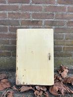 Vintage medicijnkastje lichtgeel, Antiek en Kunst, Antiek | Meubels | Kasten, Ophalen