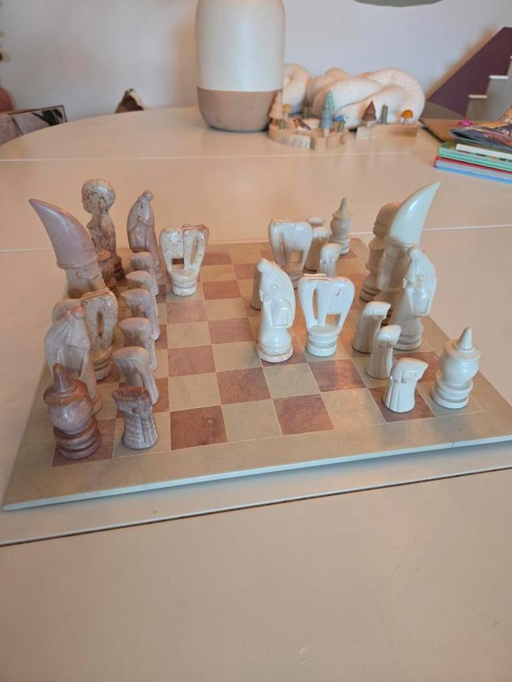 Prachtig speksteen schaakspel uit Kenia, Verzamelen, Beelden en Beeldjes, Ophalen of Verzenden