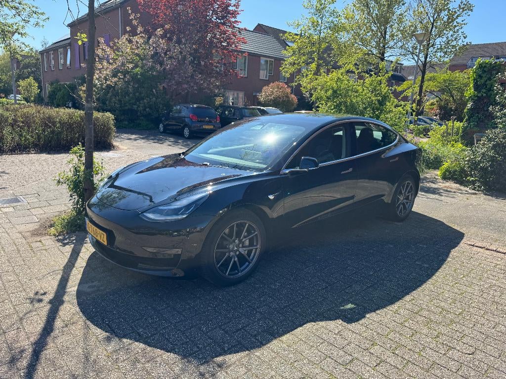 Tesla Model 3 AWD LR | NIEUWE ACCU | Incl. laadpaal &extra’s, Automaat, 1831 kg, Zwart, 258 pk