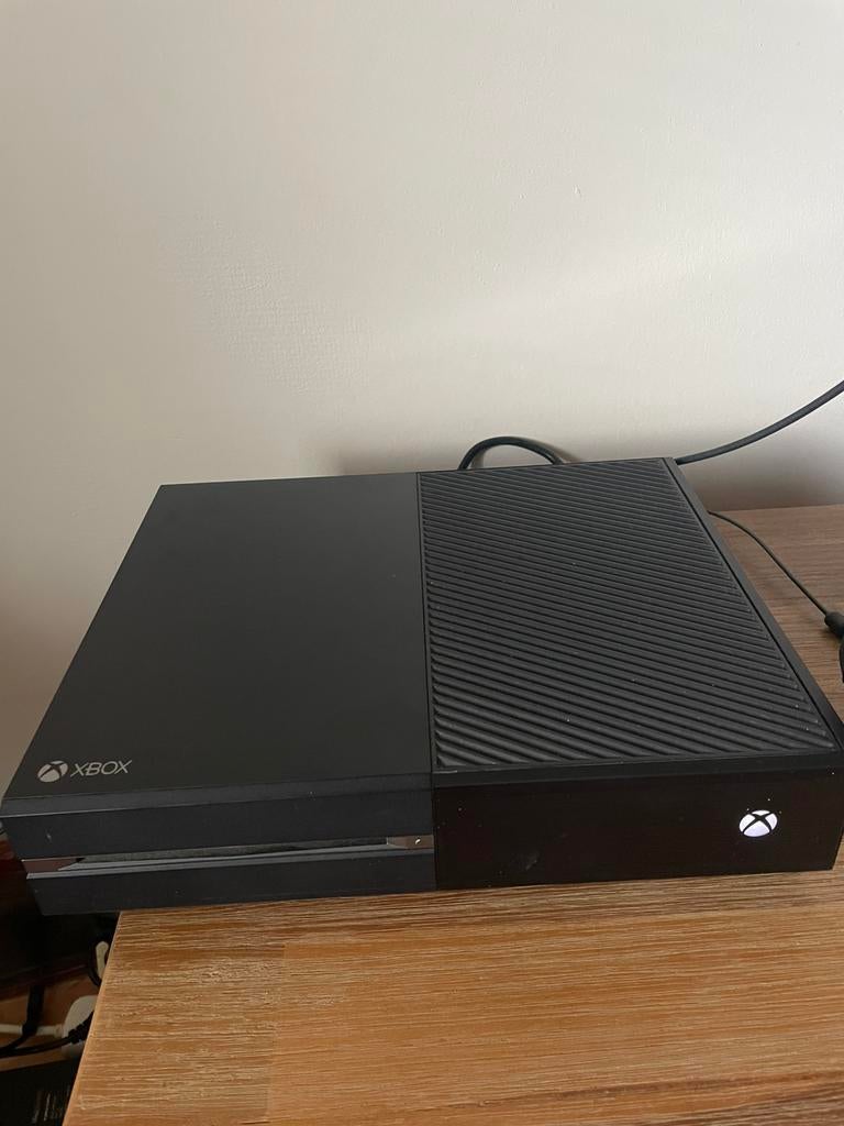 XBOX one met controler, Ophalen of Verzenden, Gebruikt, 500 GB, Met 1 controller