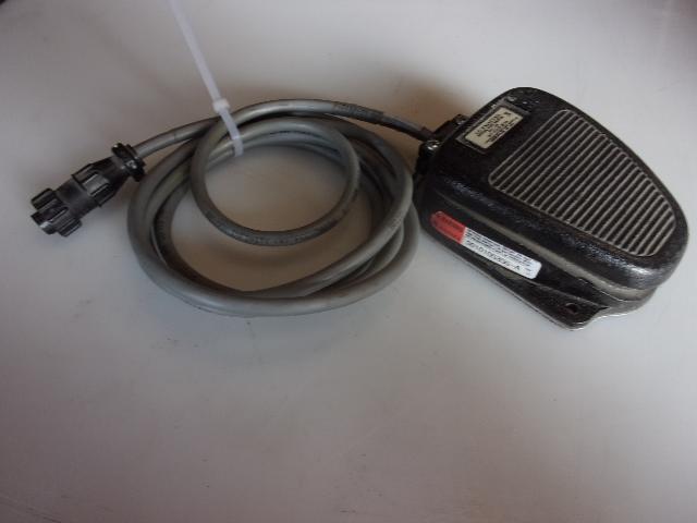 Voetschakelaar . Gebruikt., Hobby en Vrije tijd, Elektronica-componenten, Gebruikt, Ophalen of Verzenden