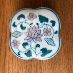 Porseleinen pillendoosje met bloemen uit china, Ophalen of Verzenden