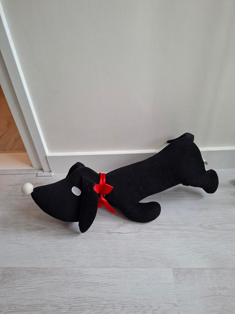 Takkie knuffel, Gebruikt, Zwart, Middelgroot (20 tot 80 cm), Met kleding of accessoire